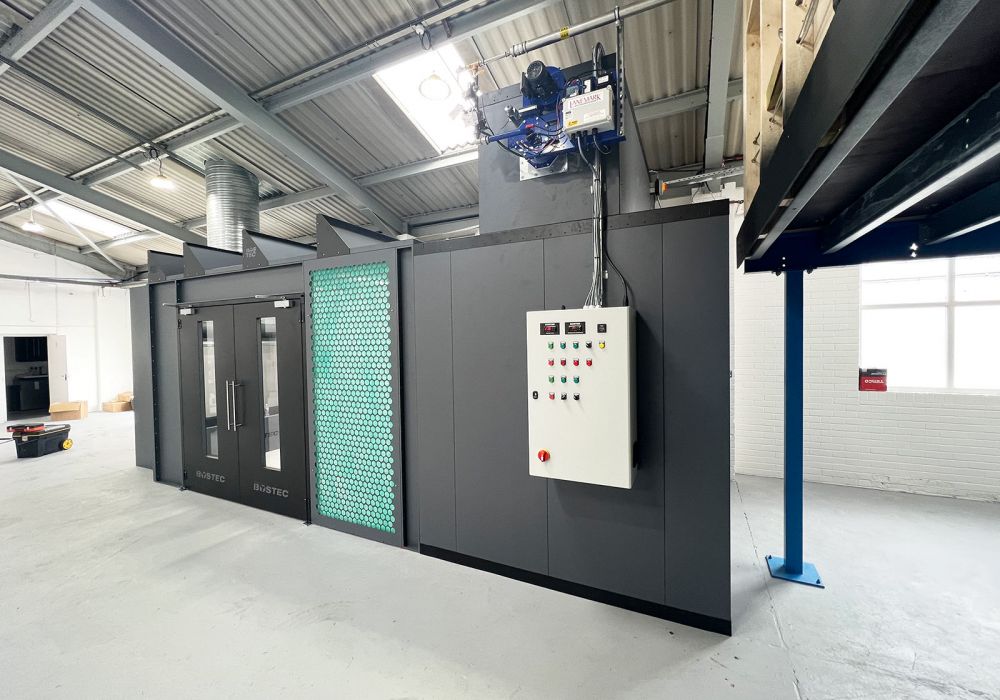 Large Enclosed Water Wash Spray Booth