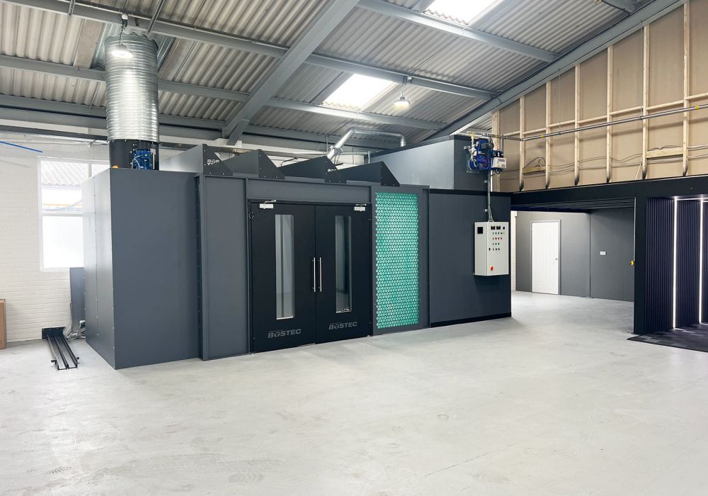 Large Enclosed Water Wash Spray Booth
