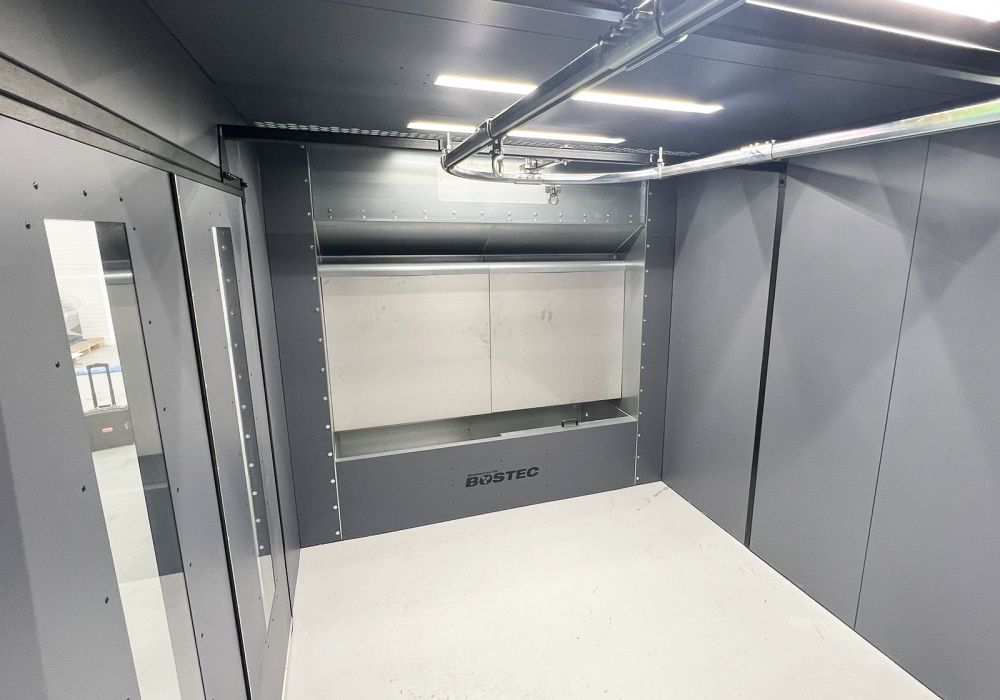 Large Enclosed Water Wash Spray Booth
